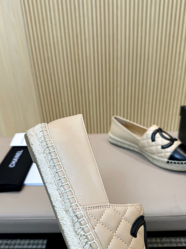 cc espadrillas beige chiaro trapuntate nere in pelle di vitello