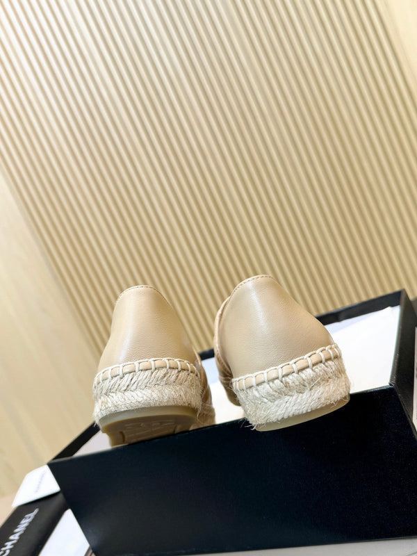 cc espadrillas beige chiaro trapuntate nere in pelle di vitello