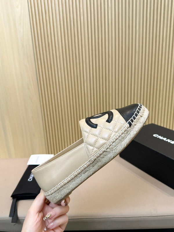 cc espadrillas beige chiaro trapuntate nere in pelle di vitello