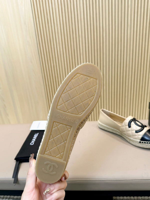 cc espadrillas beige chiaro trapuntate nere in pelle di vitello