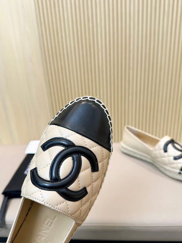cc espadrillas beige chiaro trapuntate nere in pelle di vitello