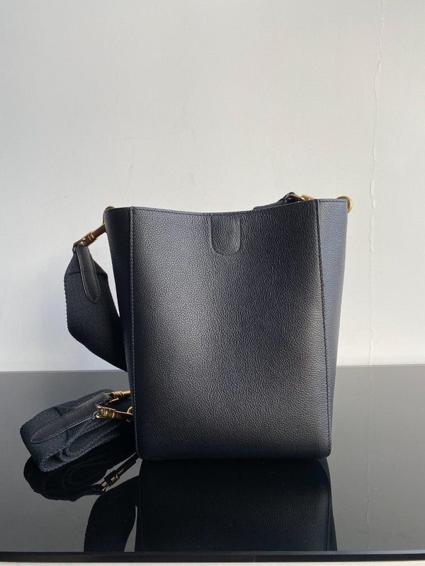 SANGLE SEAU BUCKET 24 BORSA IN PELLE DI VITELLO NERA