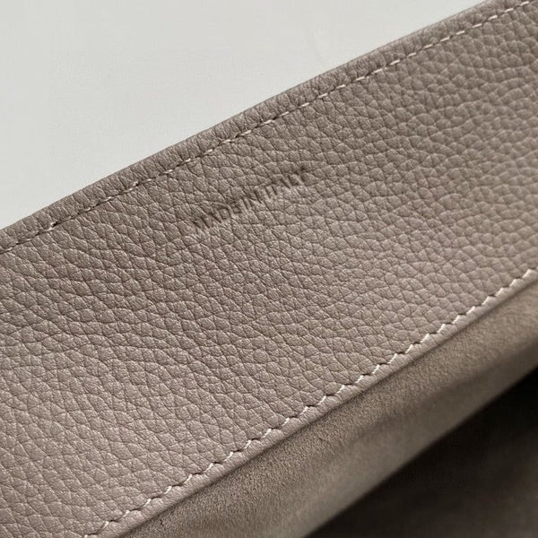 BORSA MORBIDA 32 VITELLO PEBBLE