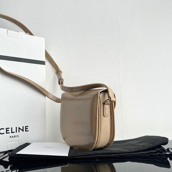 Borsa a mano TRIOMPHE 15 in pelle di vitello grigio crema