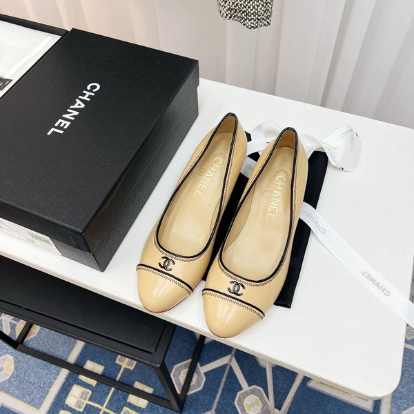 CC Slingback With Black Contrast Stitching Beige Lambskin 476708