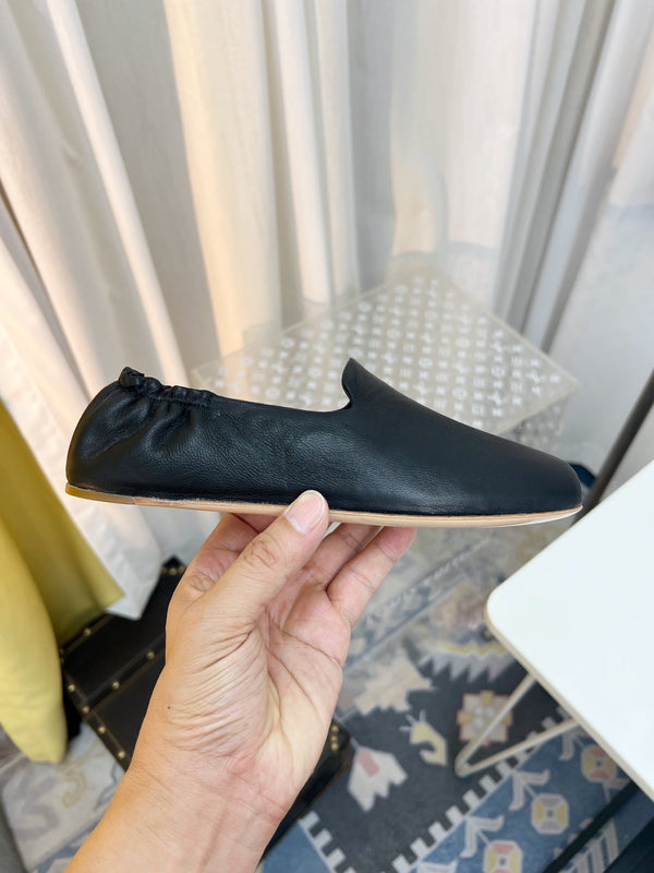 The Row Casa Ballet Flat Black Grain Leather 832674