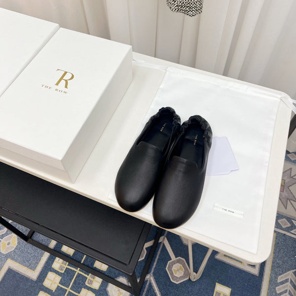 The Row Casa Ballet Flat Black Grain Leather 832674