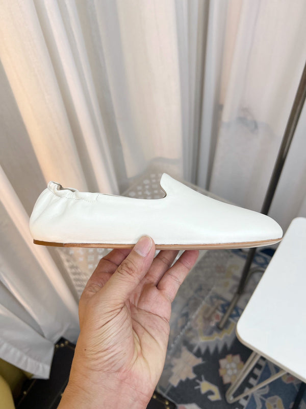The Row Casa Ballet Flat White Grain Leather 832673