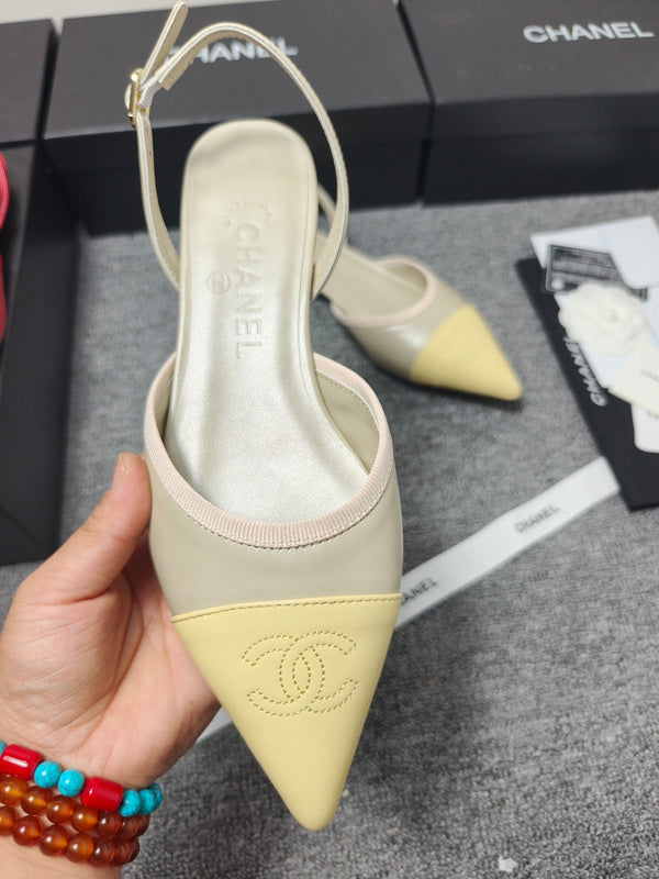 CC 26s Escarpins à bride arrière pointus en cuir Kaki Jaune 681973