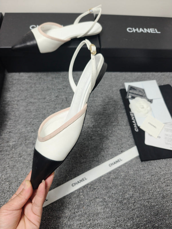 Escarpins à bride arrière CC 26s en cuir noir et blanc 681975