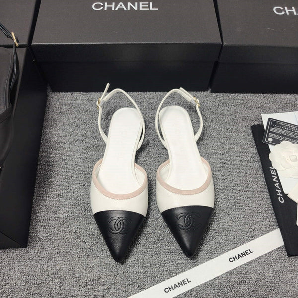 Escarpins à bride arrière CC 26s en cuir noir et blanc 681975