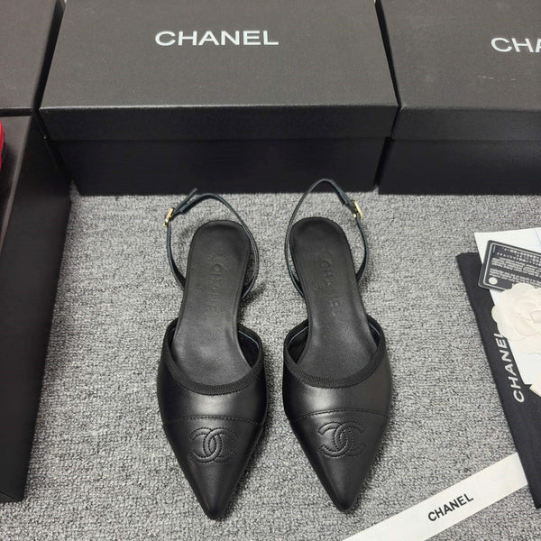 Escarpins à bride arrière en cuir noir pointu CC 26s 681977