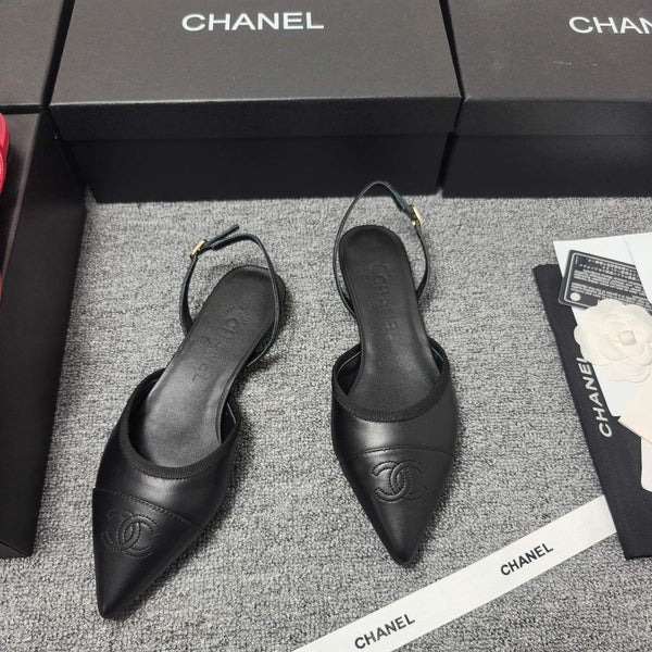 Escarpins à bride arrière en cuir noir pointu CC 26s 681977