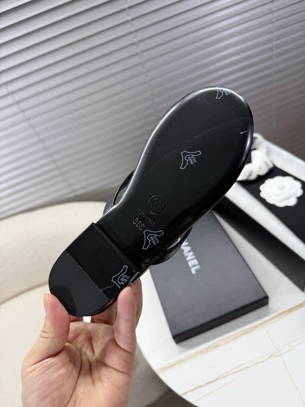 CC 25SS Thong Sandals Double C Rhinestone Black Sheepskin 352435