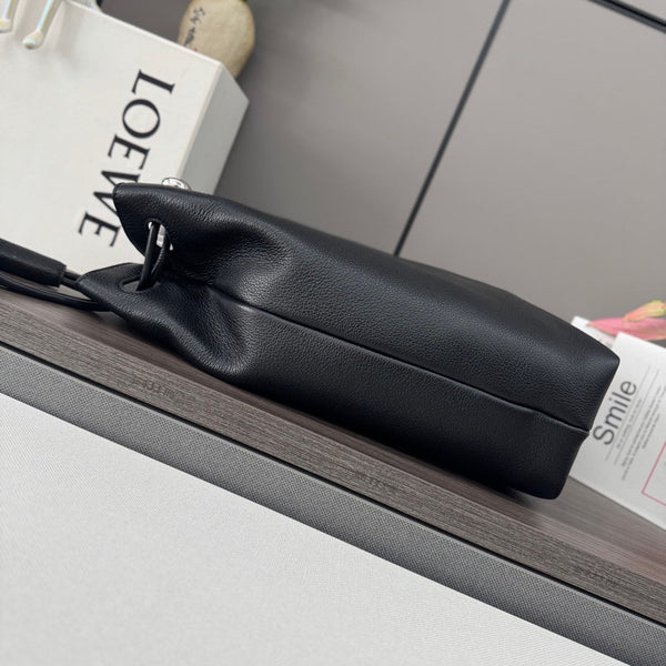 Loewe Pebble Hobo Black Smooth Calfskin