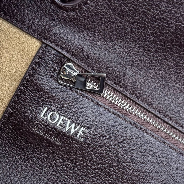 Loewe Pebble Hobo Chocolate Smooth Calfskin