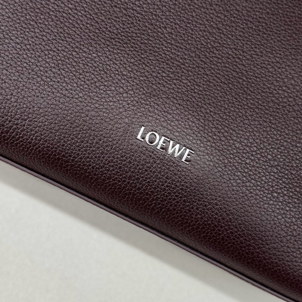 Loewe Pebble Hobo Chocolate Smooth Calfskin