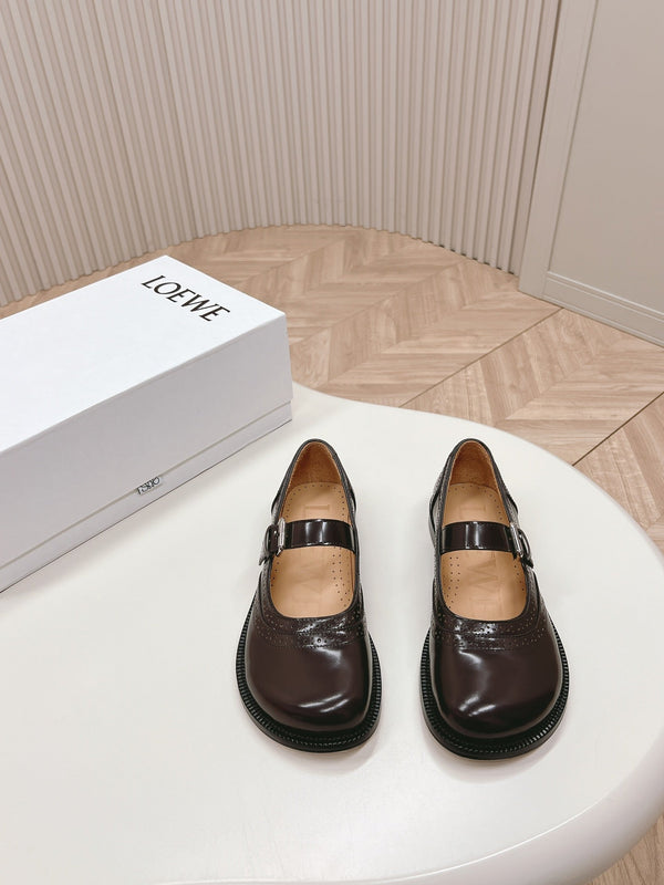 Loewe Campo Mary Jane Ballerina Flat in pelle di mucca mogano