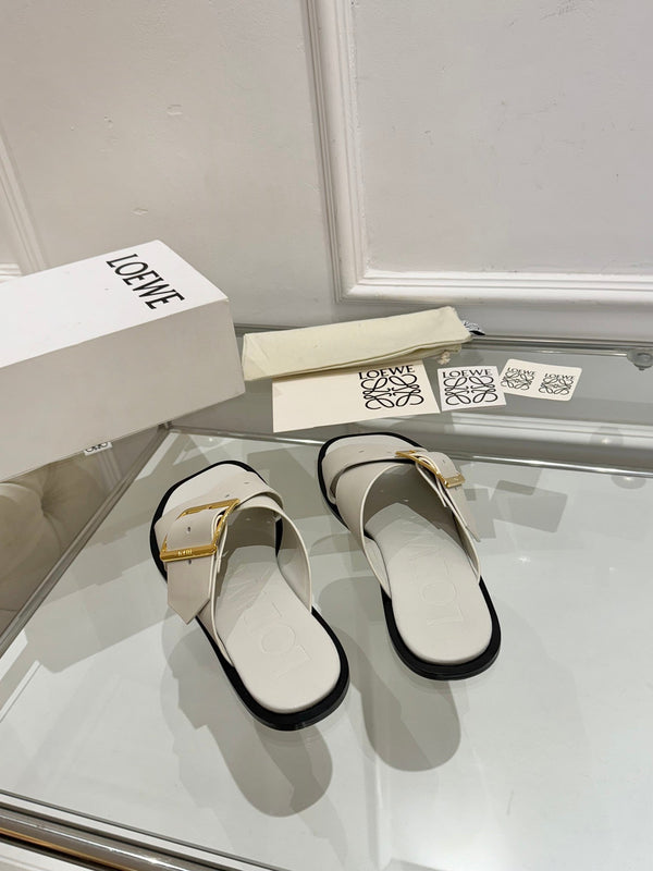 Loew Petal Buckle Slide Light Grey Leather 881317