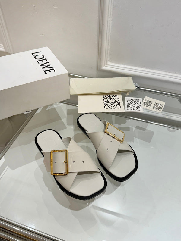 Loew Petal Buckle Slide Light Grey Leather 881317