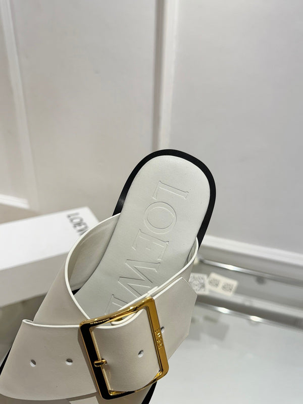 Loew Petal Buckle Slide Light Grey Leather 881317