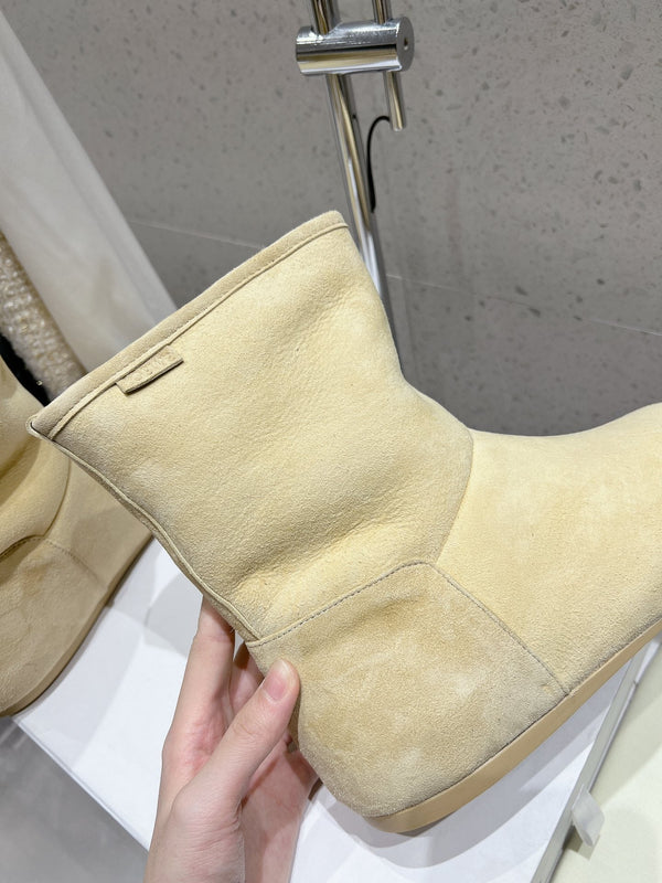 Stivali Loewe Lago in pelle scamosciata color latte di burro 435624