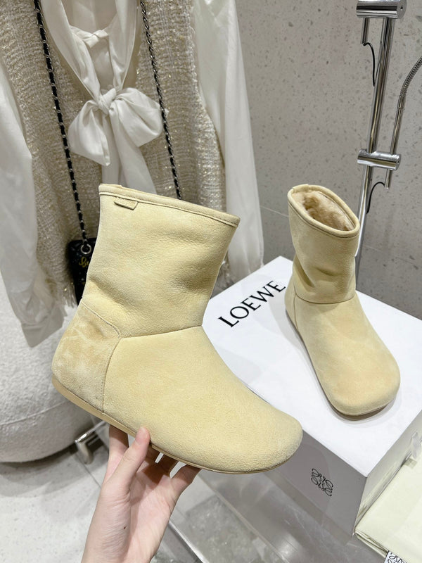 Stivali Loewe Lago in pelle scamosciata color latte di burro 435624