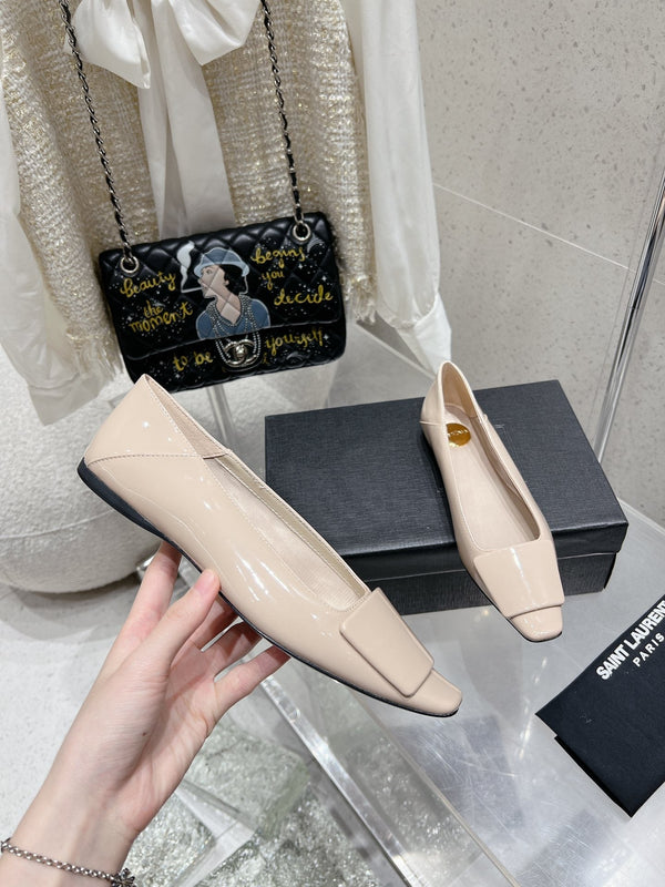 BALLERINA IN VITELLO VERNICIATO BEIGE PANNA