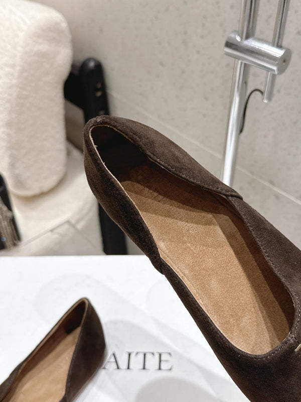 CL 26s Flat Shoes In Dark Brown Suede