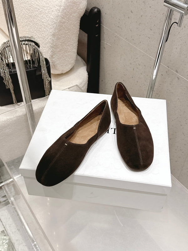 CL 26s Flat Shoes In Dark Brown Suede