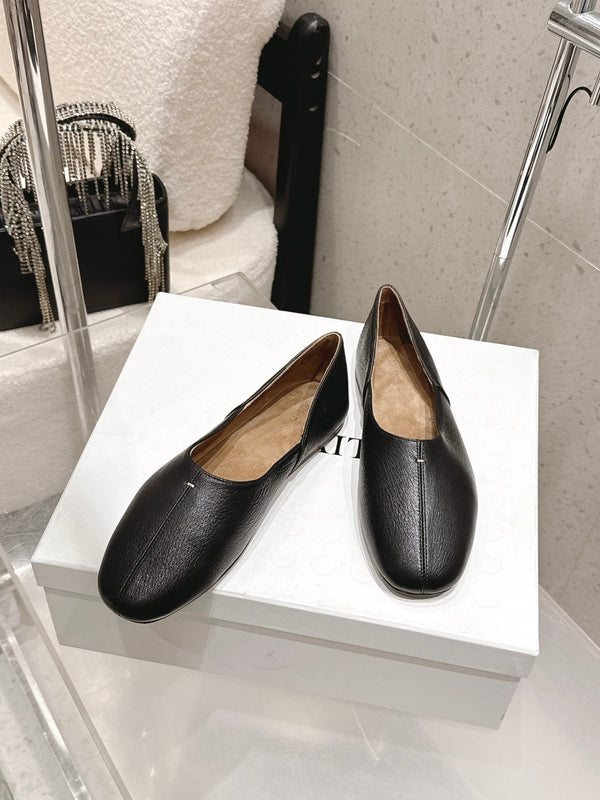 CL 26s Flat Shoes In Black Lambskin