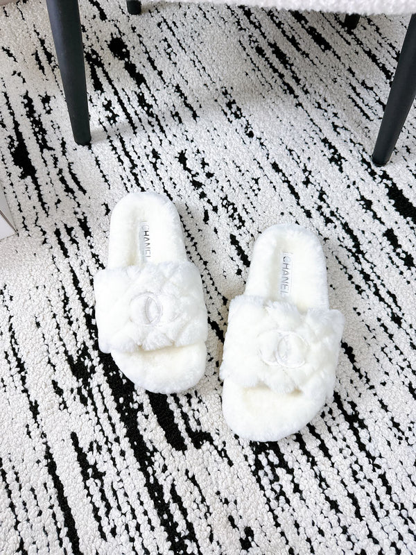 CC 25s Slippers 50mm White Wool 433607