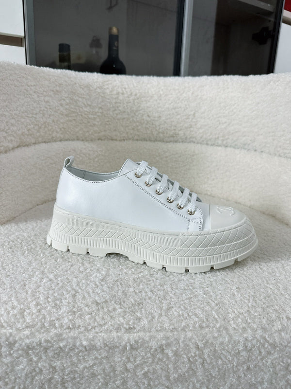 Baskets plateforme CC, cuir blanc et caoutchouc 696670