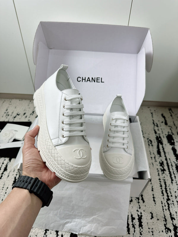 Baskets plateforme CC, cuir blanc et caoutchouc 696670
