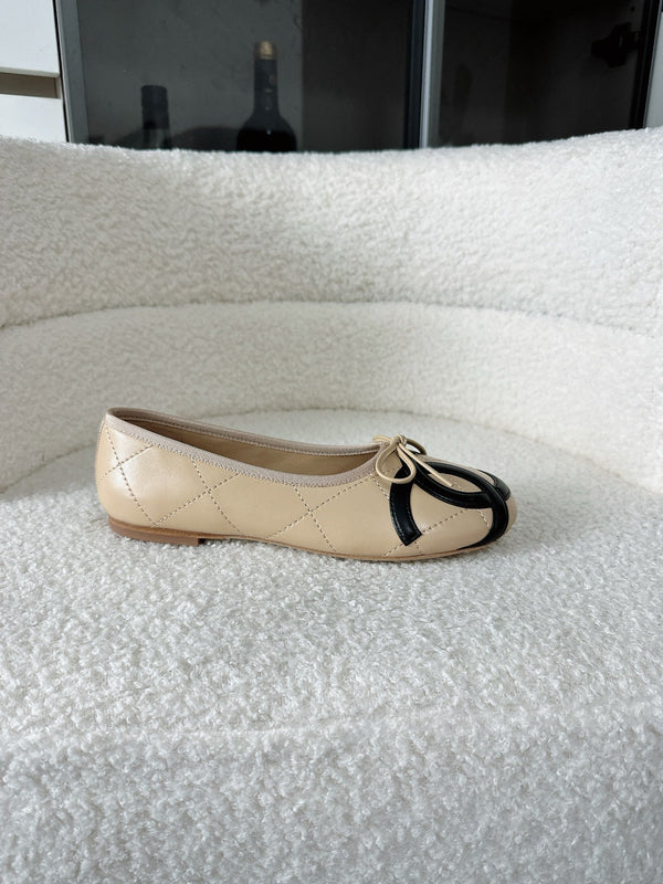 CC 26s Coco Beach Ballet Flats Beige Quited Lambskin 741191