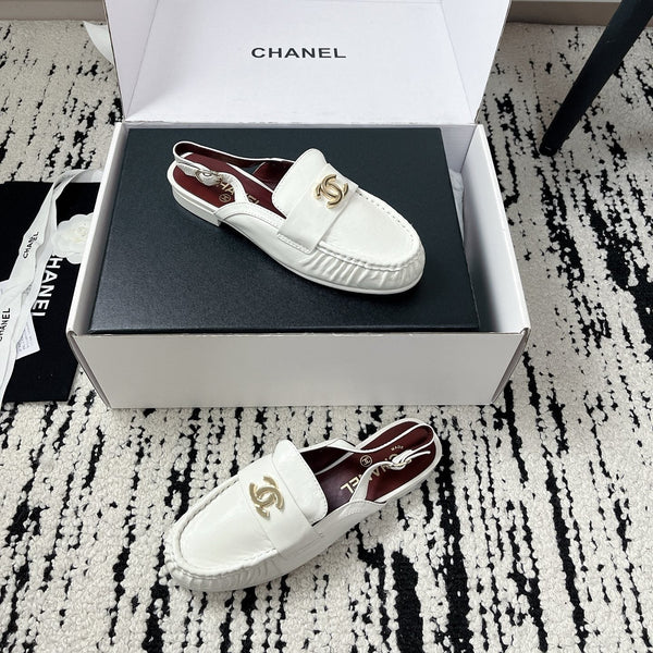 CC 26A Métiers d’art 2026 Slingback White Glossy Sheepskin 900759