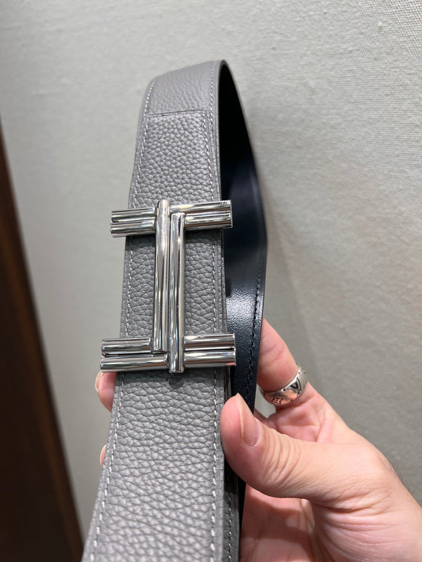 FIBBIA PER CINTURA HM TRAVERSE E CINTURINO REVERSIBILE IN PELLE GRIGIA E NERA 38 MM FERRAMENTA ARGENTO