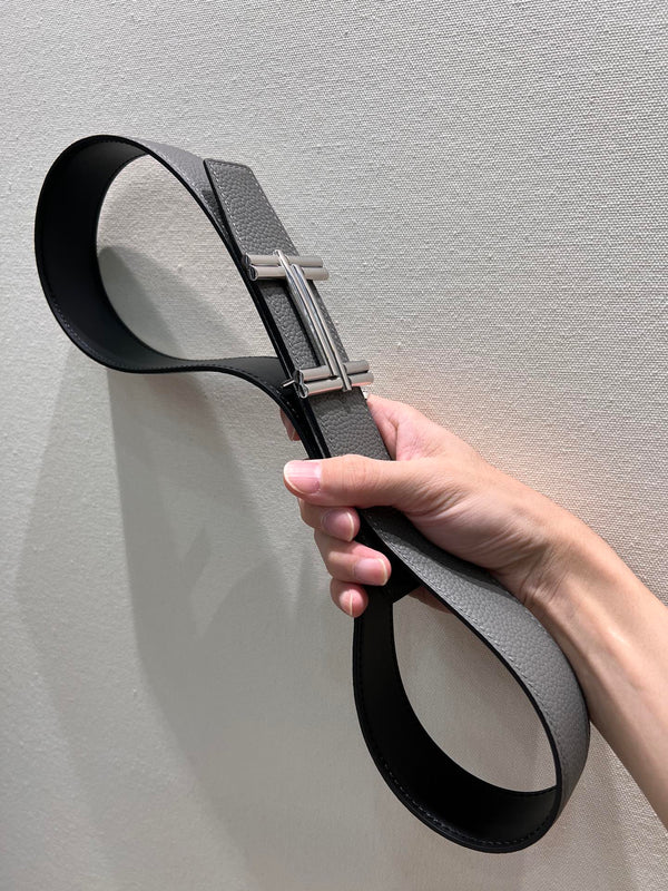 FIBBIA PER CINTURA HM TRAVERSE E CINTURINO REVERSIBILE IN PELLE GRIGIA E NERA 38 MM FERRAMENTA ARGENTO