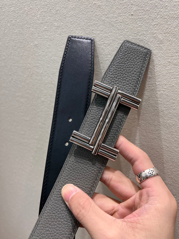 FIBBIA PER CINTURA HM TRAVERSE E CINTURINO REVERSIBILE IN PELLE GRIGIA E NERA 38 MM FERRAMENTA ARGENTO
