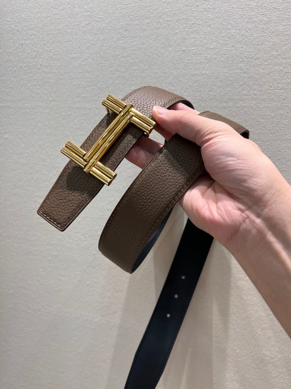 FIBBIA PER CINTURA HM TRAVERSE E CINTURINO REVERSIBILE IN PELLE MARRONE CAFFÈ E NERA 38 MM FERRAMENTA ORO