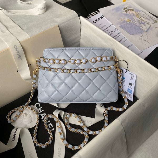 Pochette 24p con catena 19cm in pelle di agnello blu turchese