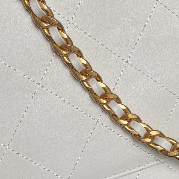 Chanel 2025 Bag 33cm White Calfskin 321004