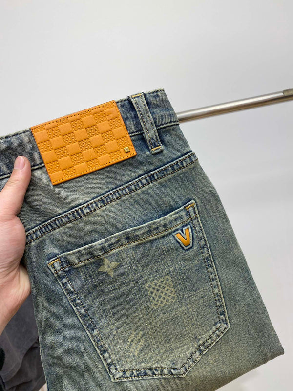 LV STRAIGHT LEG JEANS 239597