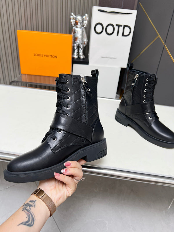 LV Citizen Flat Ranger Boot in pelle di vitello nera liscia