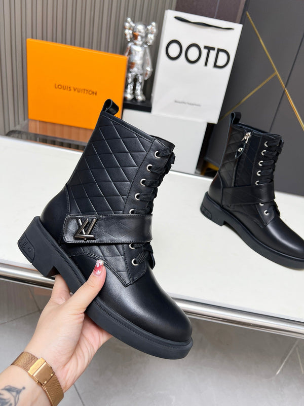 LV Citizen Flat Ranger Boot in pelle di vitello nera liscia