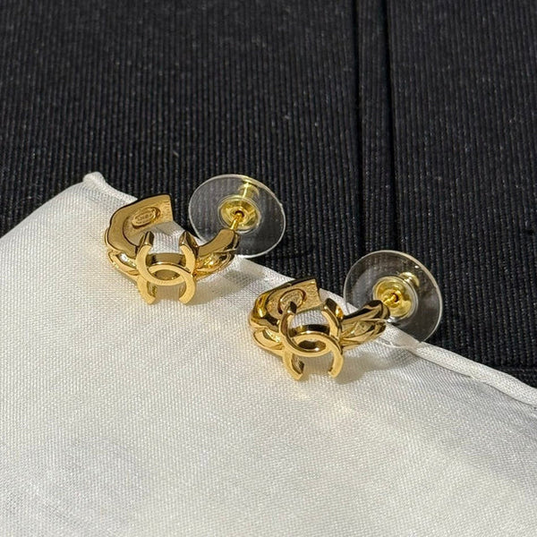 Boucles d'oreilles créoles Chanel 2026 matelassées or double C petites