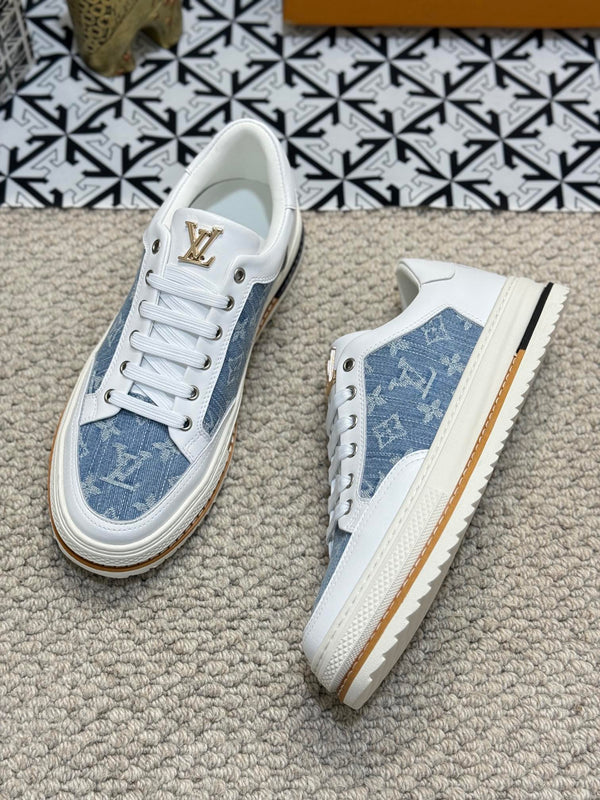 LV TRAINERS IN WHITE CALFSKIN AND SAPPHIRE BLUE JACQUARD