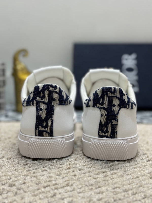 CD LOW TOP BASIC SNEAKER IN PELLE DI VITELLO BIANCA E COBALTO