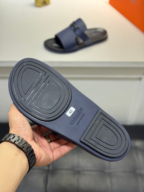 Pantofole HM Oran H con fibbia nera in pelle di vacchetta blu 735247