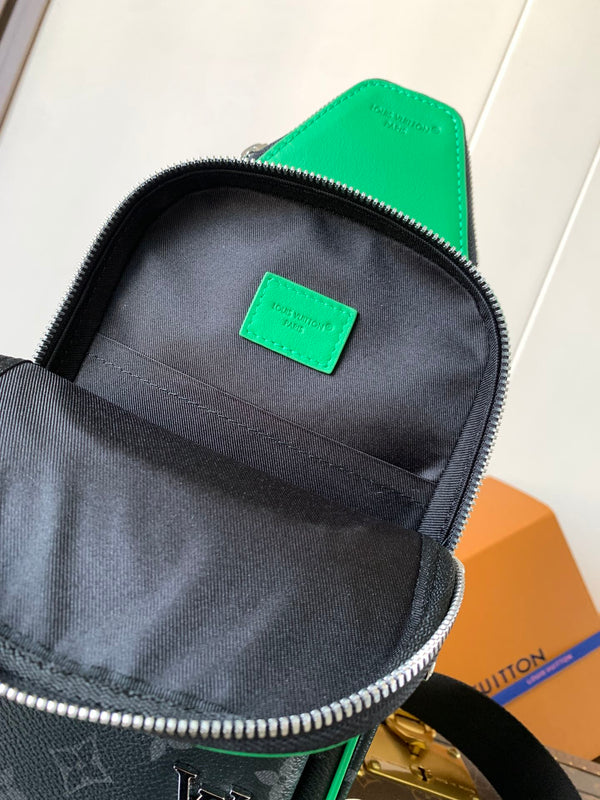 Borsa a tracolla LV Mini Avenue PM 12 cm in tela Monogram Eclipse verde bambù nera